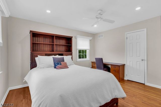 566 Glen Ridge Dr, Bridgewater Twp., NJ 08807