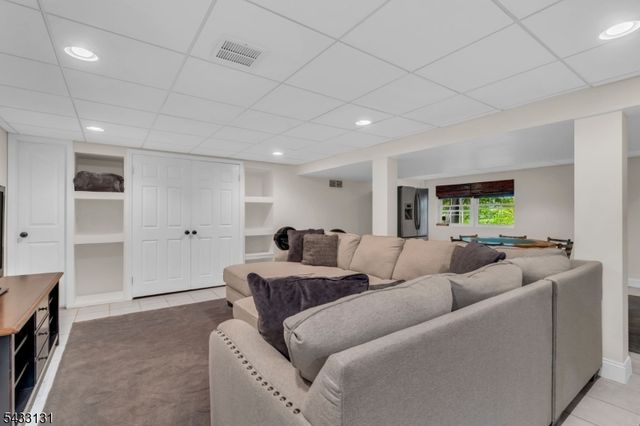 566 Glen Ridge Dr, Bridgewater Twp., NJ 08807