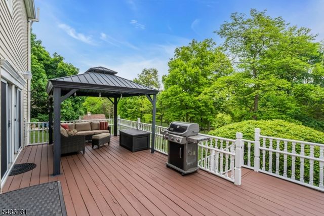566 Glen Ridge Dr, Bridgewater Twp., NJ 08807