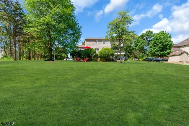 566 Glen Ridge Dr, Bridgewater Twp., NJ 08807
