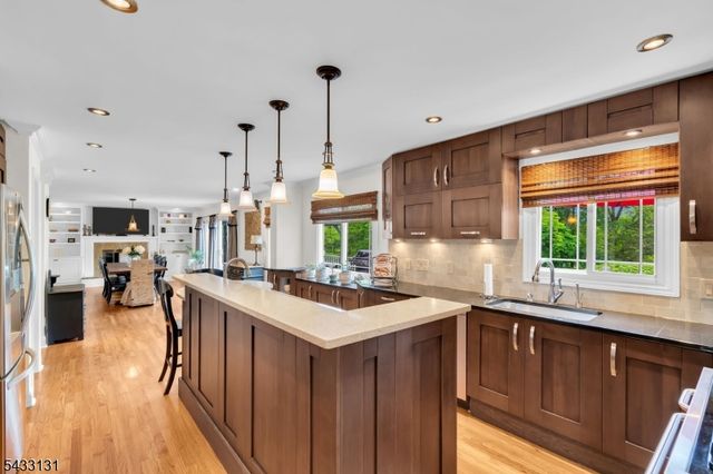 566 Glen Ridge Dr, Bridgewater Twp., NJ 08807