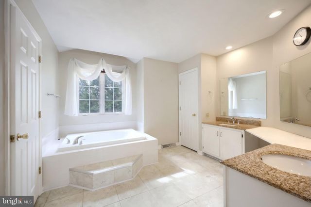217 MOORE DR, Hanover, PA 17331