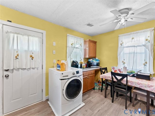1112 Jett Ave, Colonial Heights, VA 23834