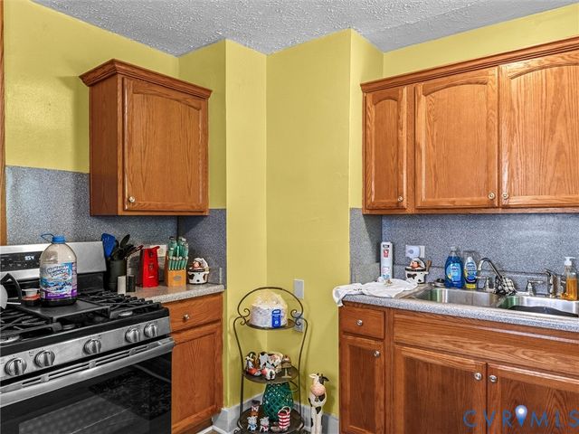 1112 Jett Ave, Colonial Heights, VA 23834
