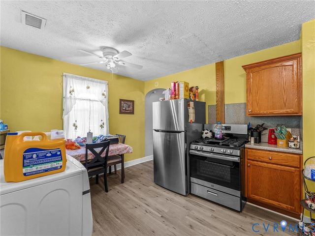 1112 Jett Ave, Colonial Heights, VA 23834