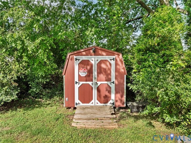 1112 Jett Ave, Colonial Heights, VA 23834