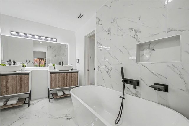 15815 SW 85th Ave, Palmetto Bay, FL 33157