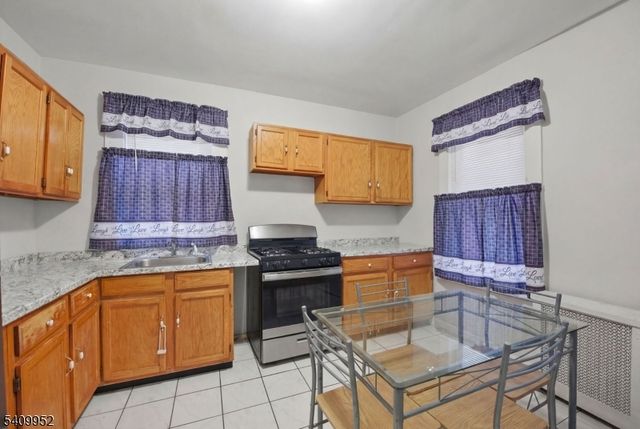 575 Sand Ford Ave, Newark City, NJ 07106