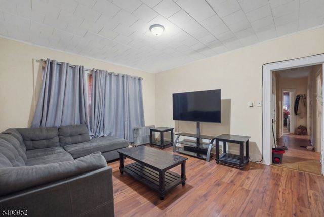 575 Sand Ford Ave, Newark City, NJ 07106