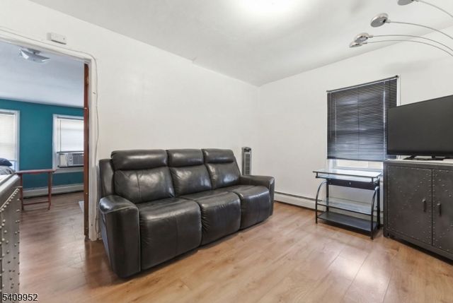 575 Sand Ford Ave, Newark City, NJ 07106