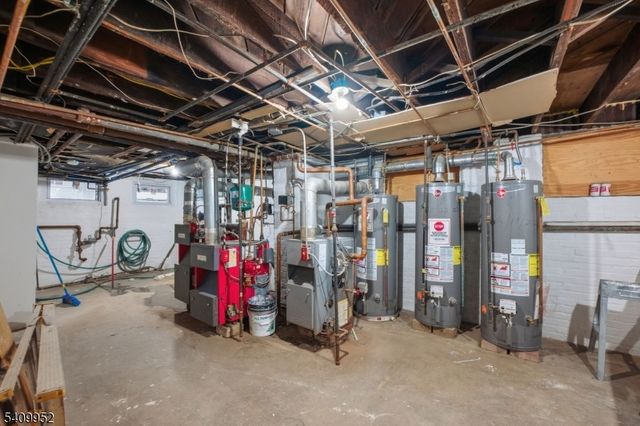 575 Sand Ford Ave, Newark City, NJ 07106