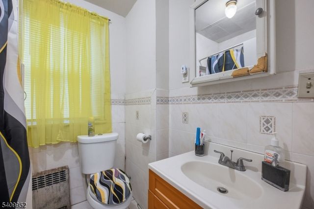 575 Sand Ford Ave, Newark City, NJ 07106