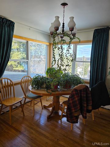 817 W Maple Street, Iron River, MI 49935