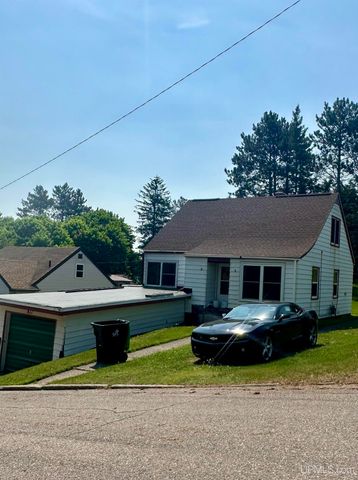 817 W Maple Street, Iron River, MI 49935