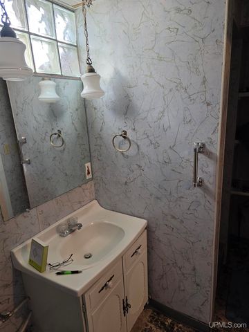 817 W Maple Street, Iron River, MI 49935