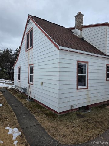817 W Maple Street, Iron River, MI 49935