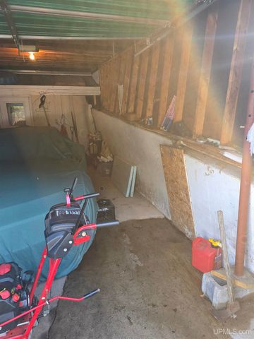 817 W Maple Street, Iron River, MI 49935