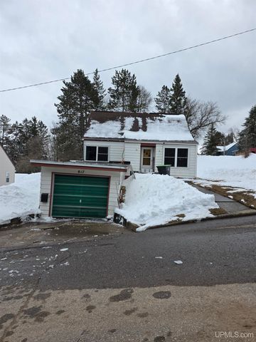 817 W Maple Street, Iron River, MI 49935