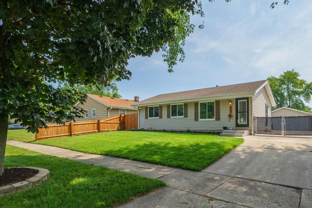 4609 Pershing BOULEVARD, Kenosha, WI 53144