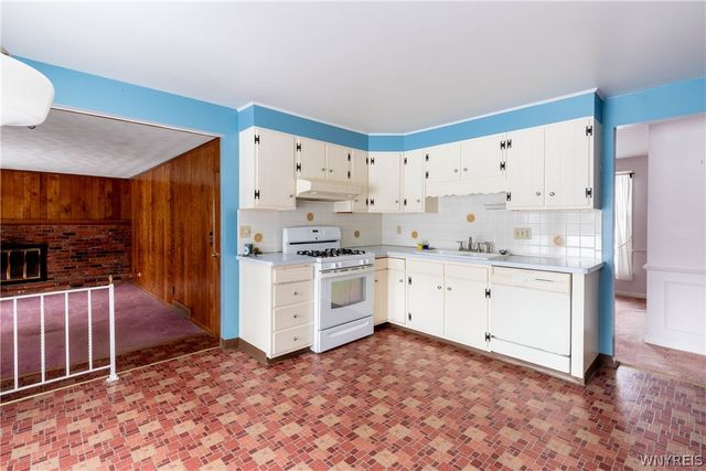 15 Presidents Walk, Amherst, NY 14221