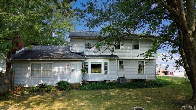 15 Presidents Walk, Amherst, NY 14221