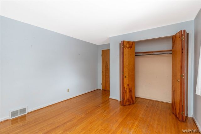 15 Presidents Walk, Amherst, NY 14221