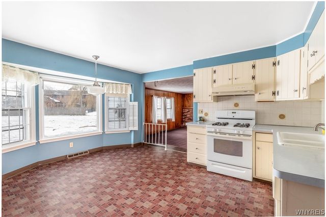 15 Presidents Walk, Amherst, NY 14221