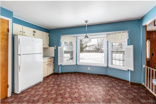 15 Presidents Walk, Amherst, NY 14221