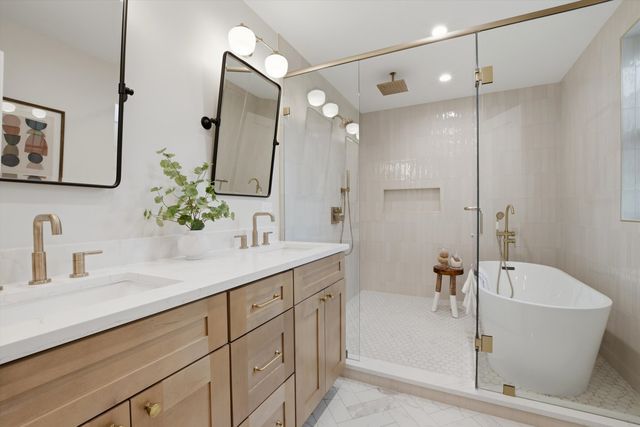 3323 W Belden Avenue, Chicago, IL 60647