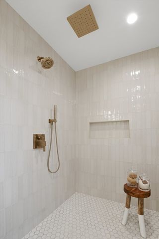 3323 W Belden Avenue, Chicago, IL 60647