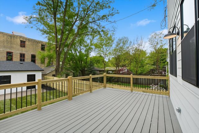 3323 W Belden Avenue, Chicago, IL 60647