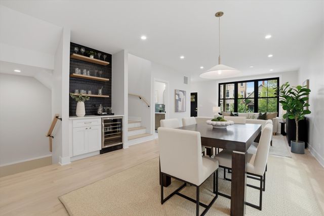 3323 W Belden Avenue, Chicago, IL 60647