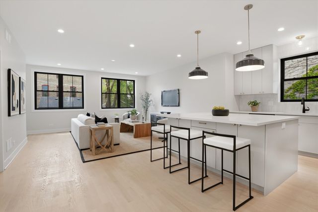3323 W Belden Avenue, Chicago, IL 60647