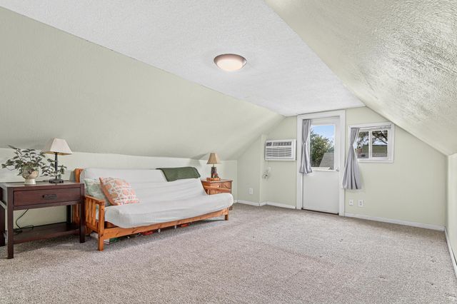 653 19th Avenue NE, Minneapolis, MN 55418