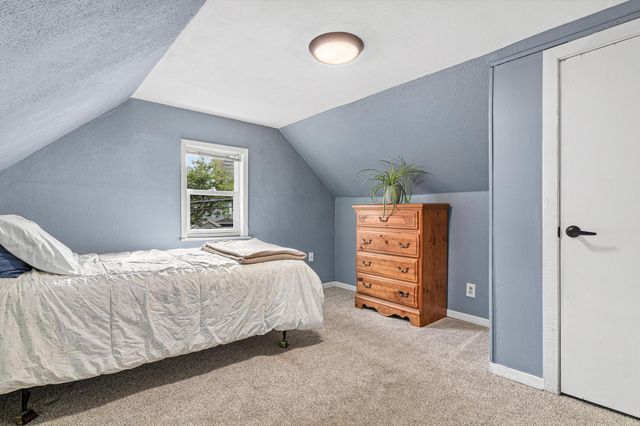 653 19th Avenue NE, Minneapolis, MN 55418