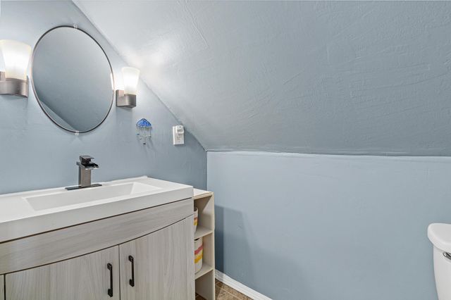 653 19th Avenue NE, Minneapolis, MN 55418