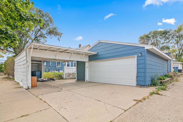 653 19th Avenue NE, Minneapolis, MN 55418