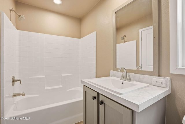 11776 N Hauser Lake RD, SPC 15, Hauser, ID 83854
