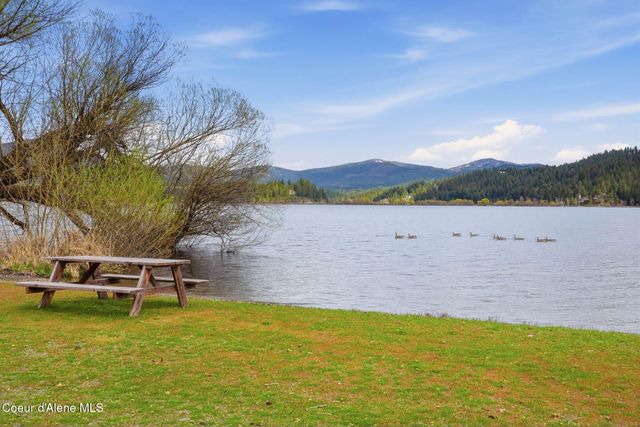 11776 N Hauser Lake RD, SPC 15, Hauser, ID 83854