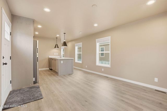 11776 N Hauser Lake RD, SPC 15, Hauser, ID 83854