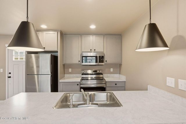11776 N Hauser Lake RD, SPC 15, Hauser, ID 83854