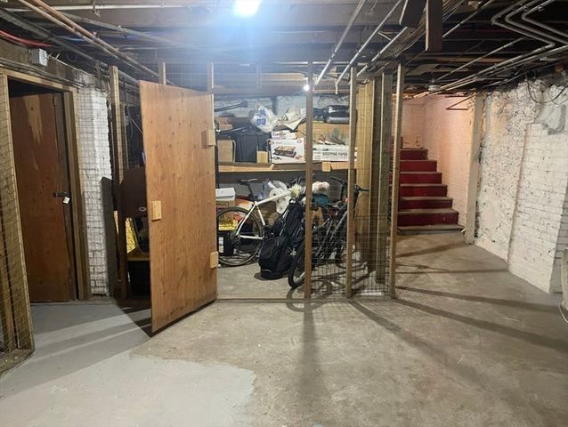 3 High Street Place 2, Brookline, MA 02445