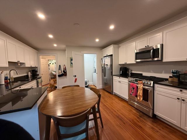 3 High Street Place 2, Brookline, MA 02445