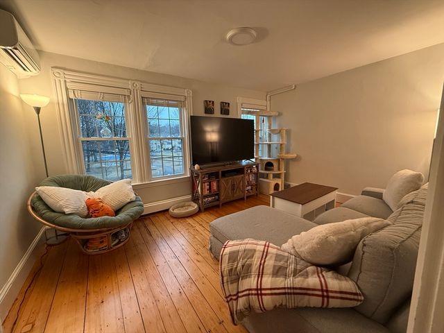 3 High Street Place 2, Brookline, MA 02445
