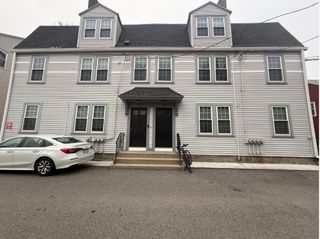 3 High Street Place 2, Brookline, MA 02445