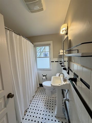 1201 Granger Avenue, Ann Arbor, MI 48104