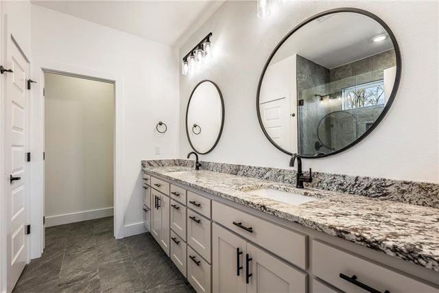 12 Claypole Lane, Bella Vista, AR 72715