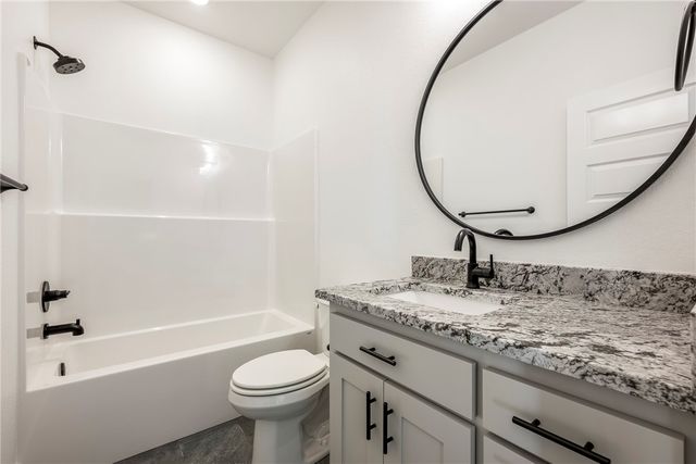 12 Claypole Lane, Bella Vista, AR 72715