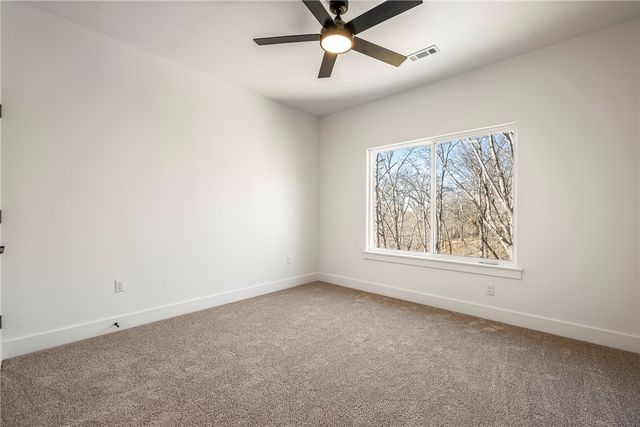 12 Claypole Lane, Bella Vista, AR 72715