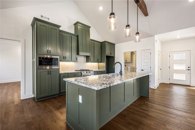 12 Claypole Lane, Bella Vista, AR 72715